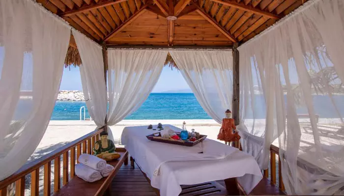 هتل پاین بی هالیدی ریزورت کوش آداسی